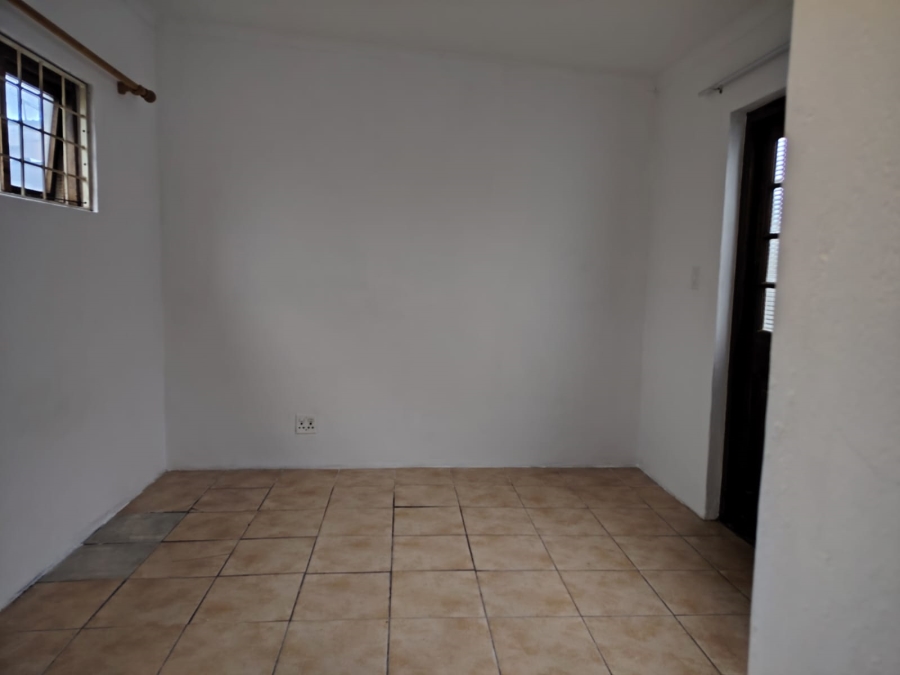 To Let 1 Bedroom Property for Rent in Van Der Stel Western Cape